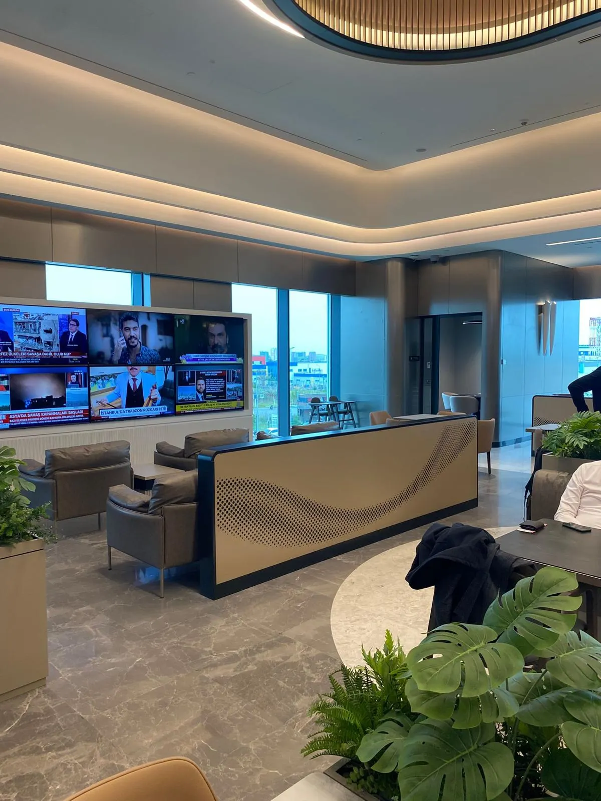 TURKISH AIRLINES CIP LOUNGE - WhatsApp Image 2026-04-24 at 00.01.29 (7)