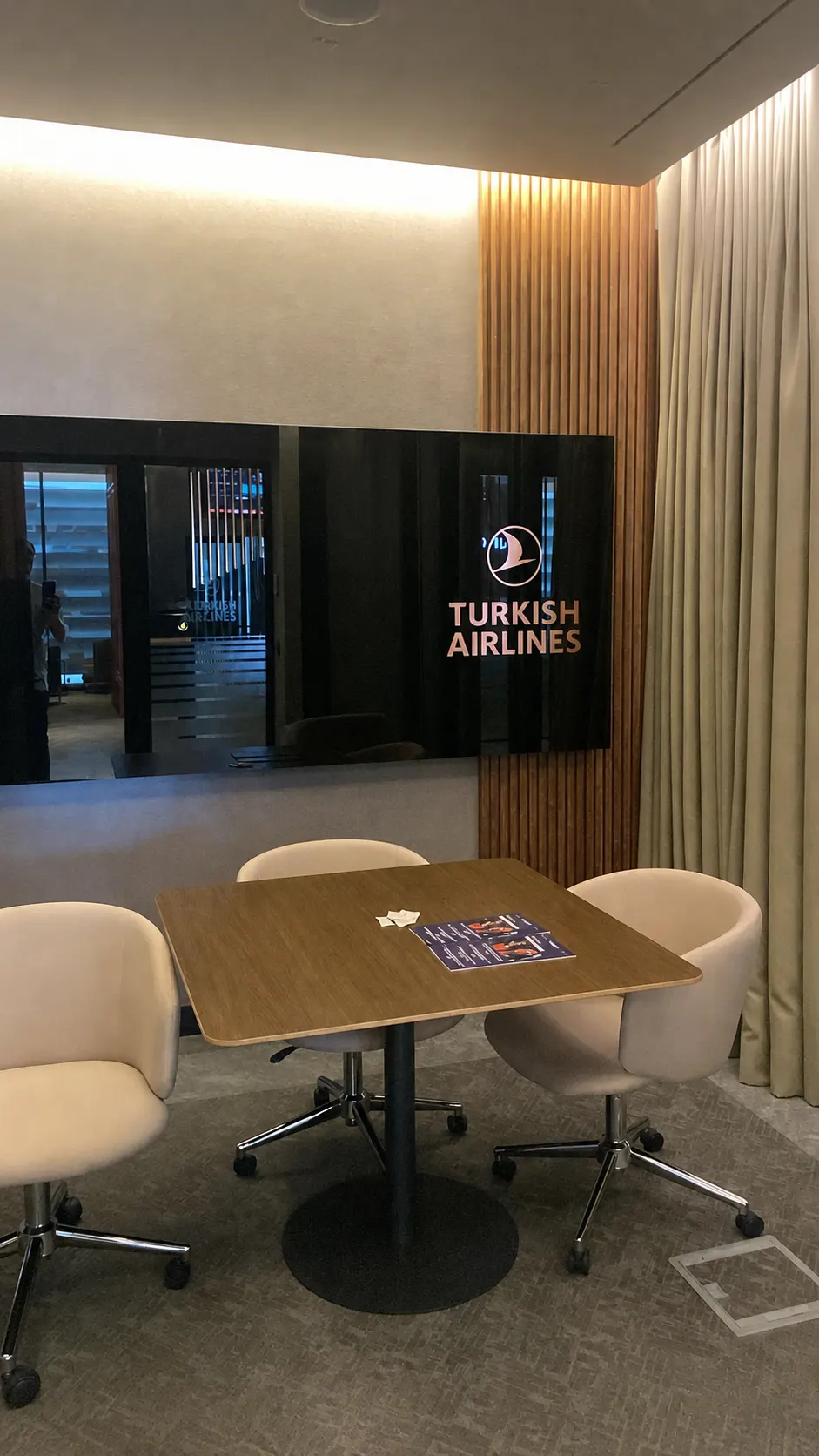 TURKISH AIRLINES CIP LOUNGE - ChatGPT Image 3 May 2026 13_56_54 (1)